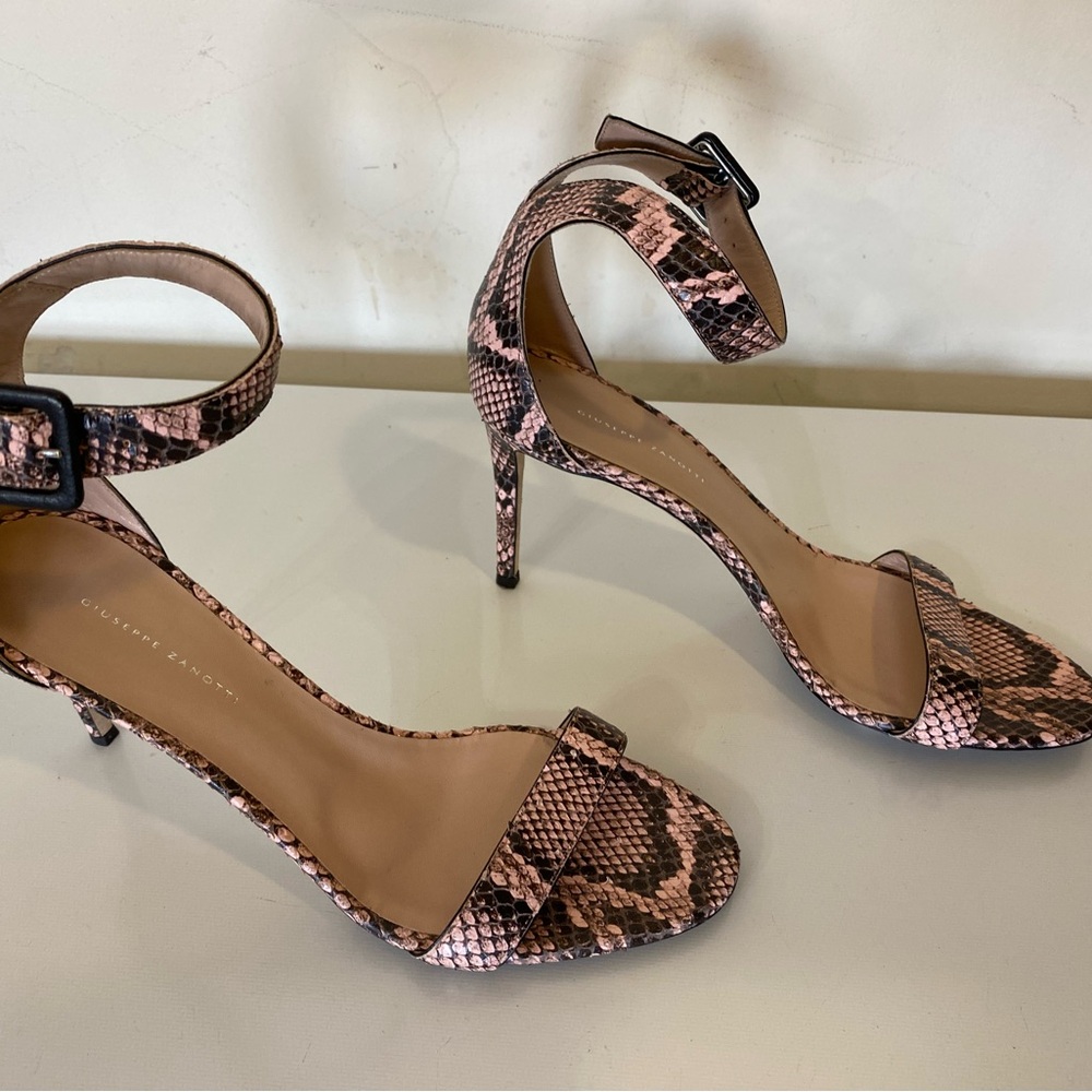Giuseppe Zanotti Pink Snake Print Sandals - Picture 2 of 10